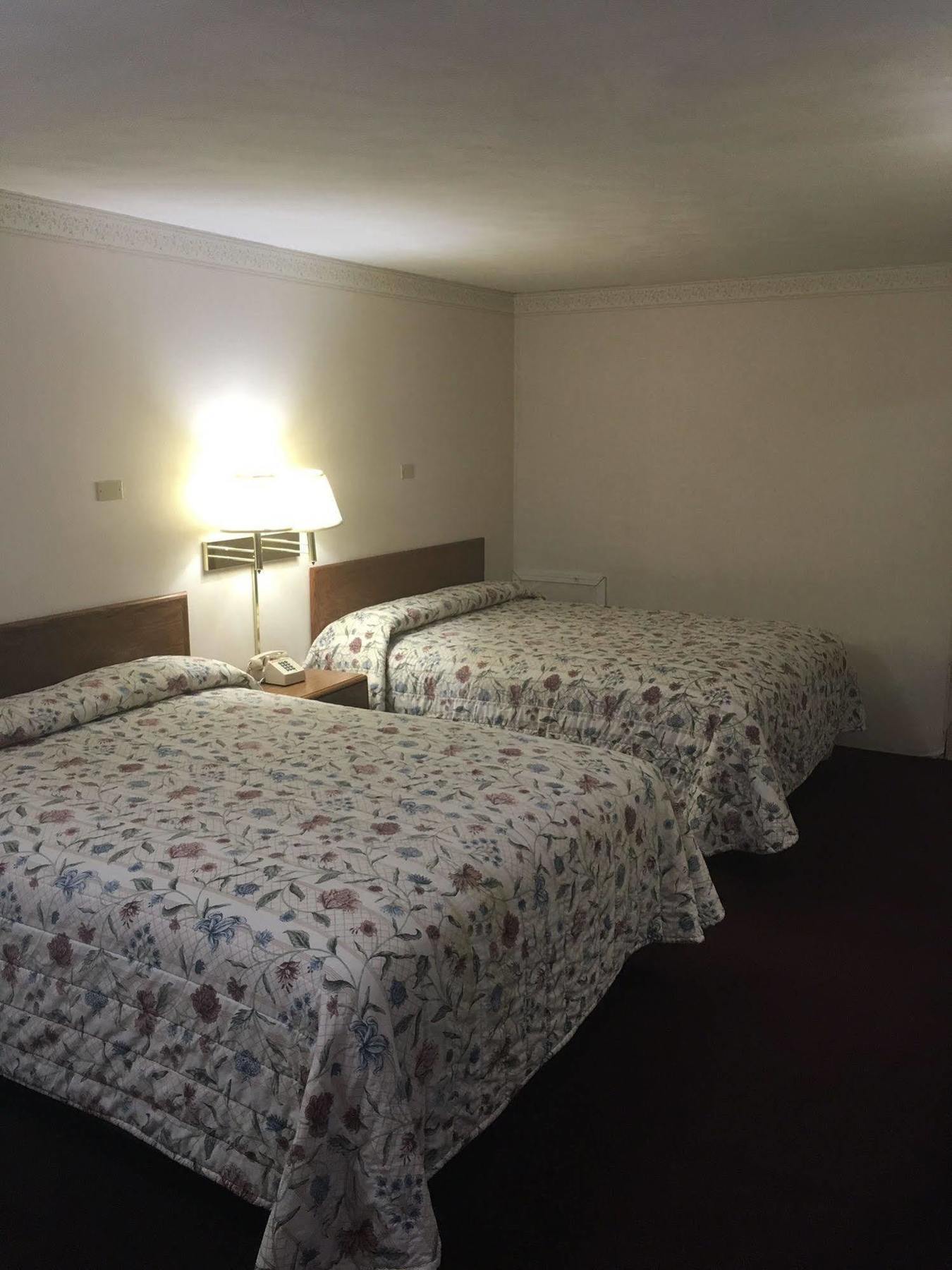 Red Carpet Inn North East Dış mekan fotoğraf
